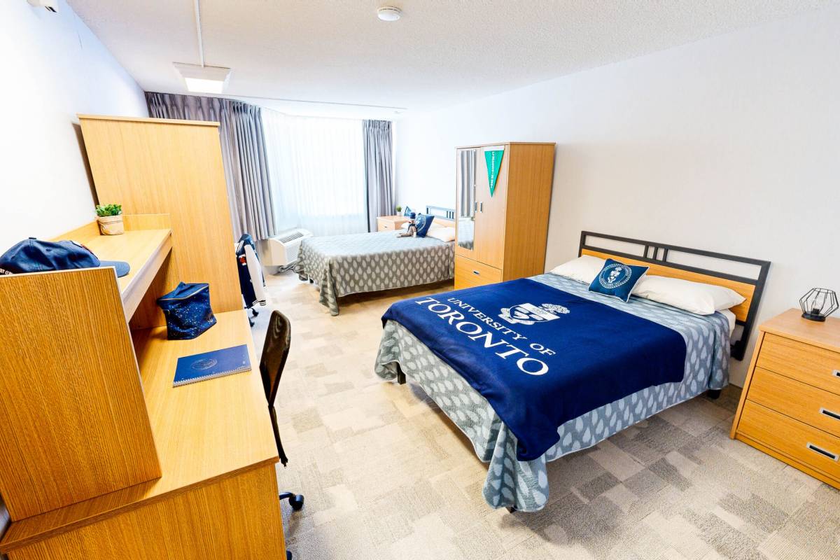 Chestnut College bedroom.